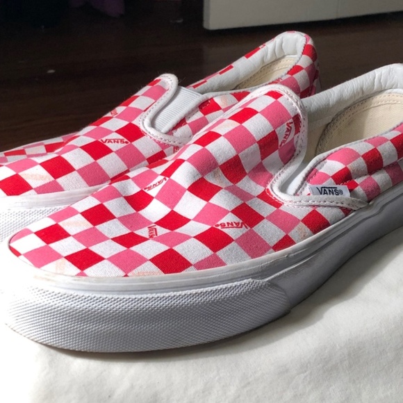 dark pink checkered vans
